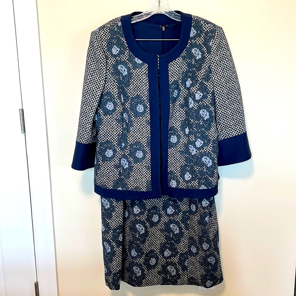 Nicole Miller for Mary Kay Women’s 2-Piece Suit / Brand NWT / Size 18P / Indigo